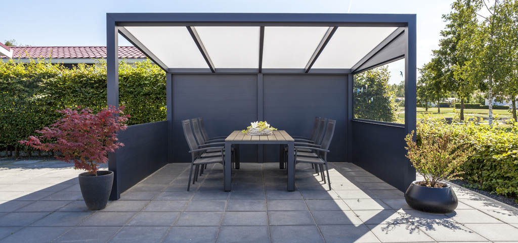 Freestanding veranda