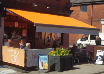 Teas Cafe awning