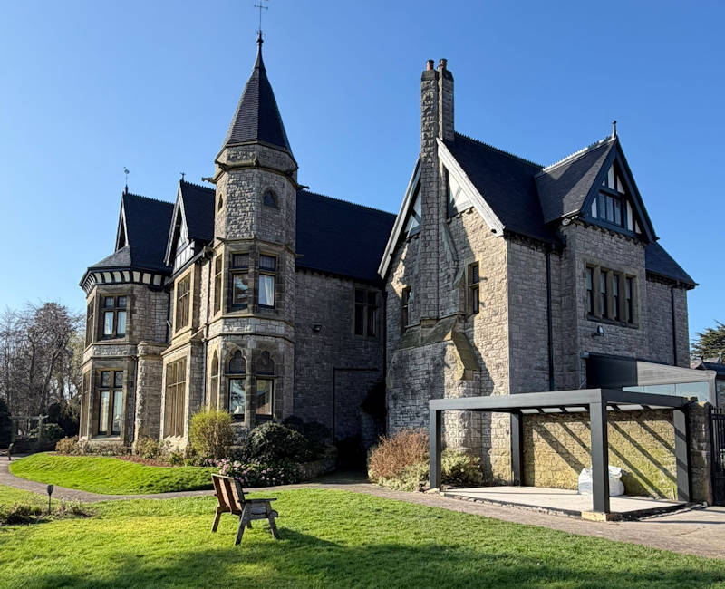 Pinela Flat Glass Roof Veranda